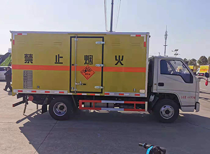 晋中爆破器材运输车技术升级与安全合规新趋势